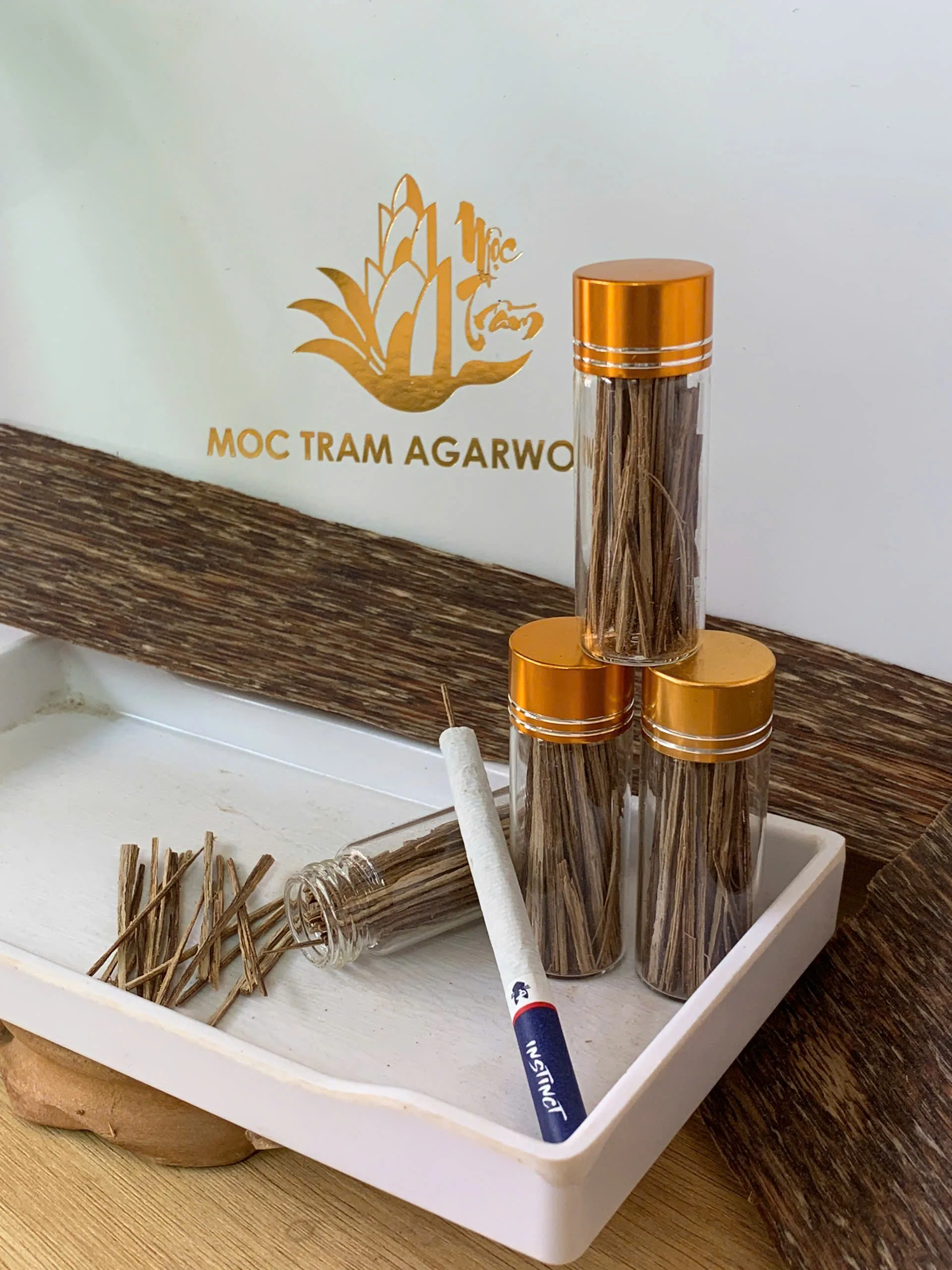 Natural Agarwood Toothpicks – Flavor Enhancing Oud Sticks for Smoking